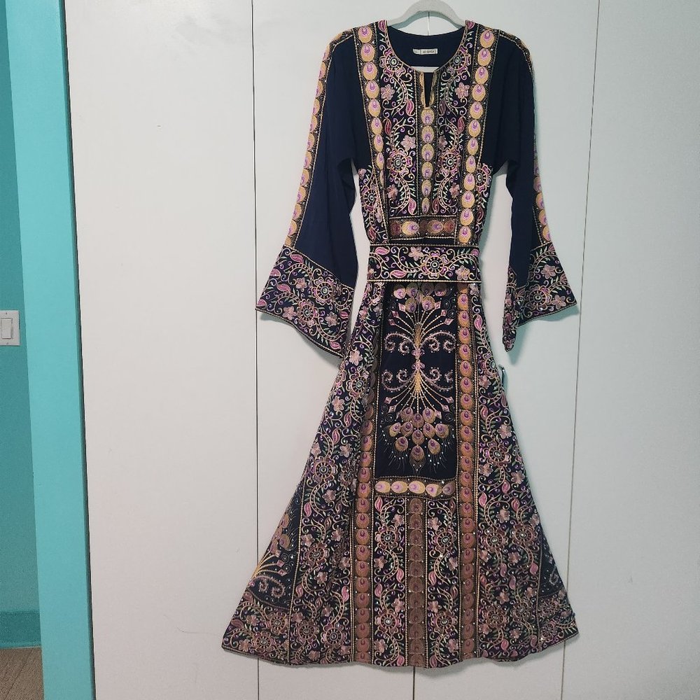 Floral/Peacock Embroideried Navy Blue Thobe Great Shape